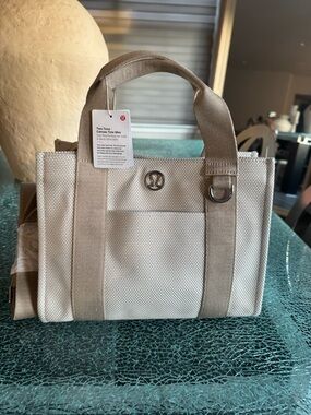 lululemon athletica Two-Tone Canvas Tote in Cream and Tan